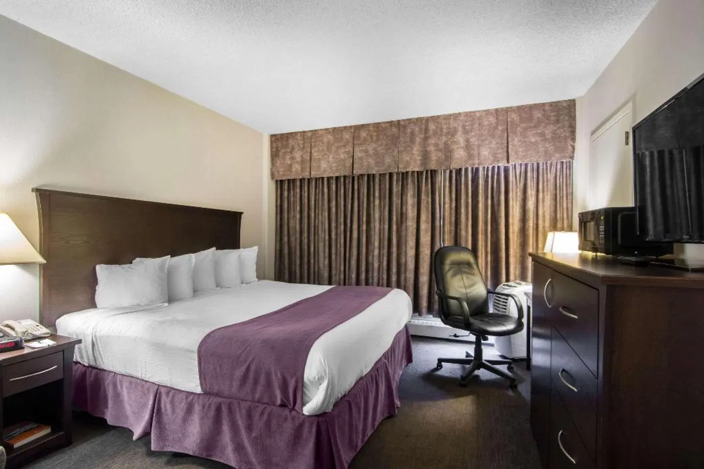 The Yellowknife Inn ROOM_EXAMPLE