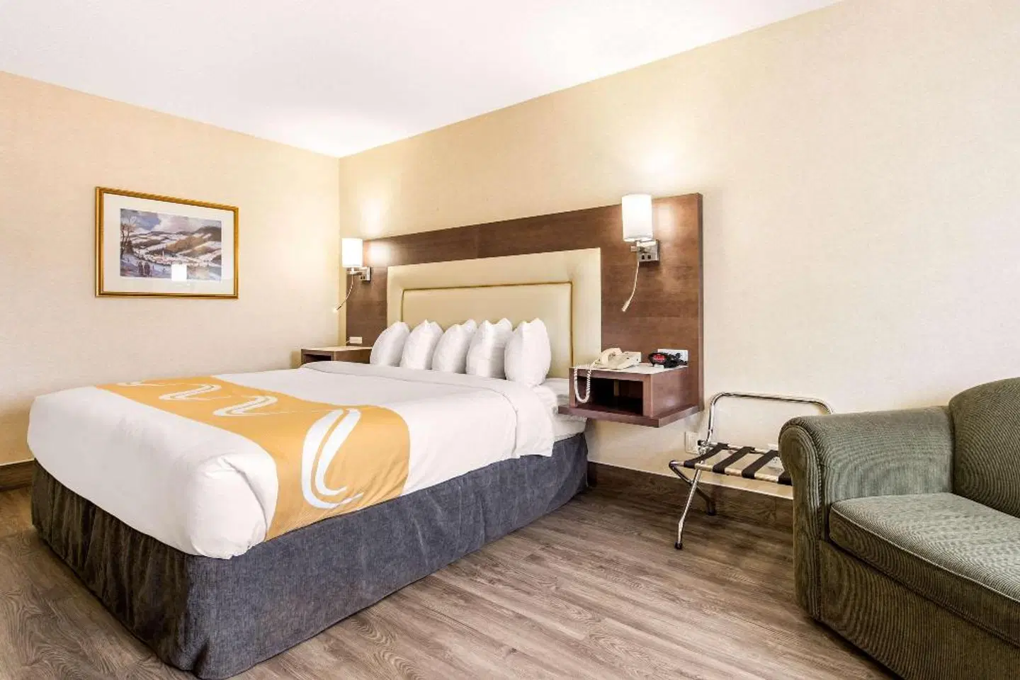 Quality Inn & Suites & Conference Centre - Gatineau ROOM_EXAMPLE