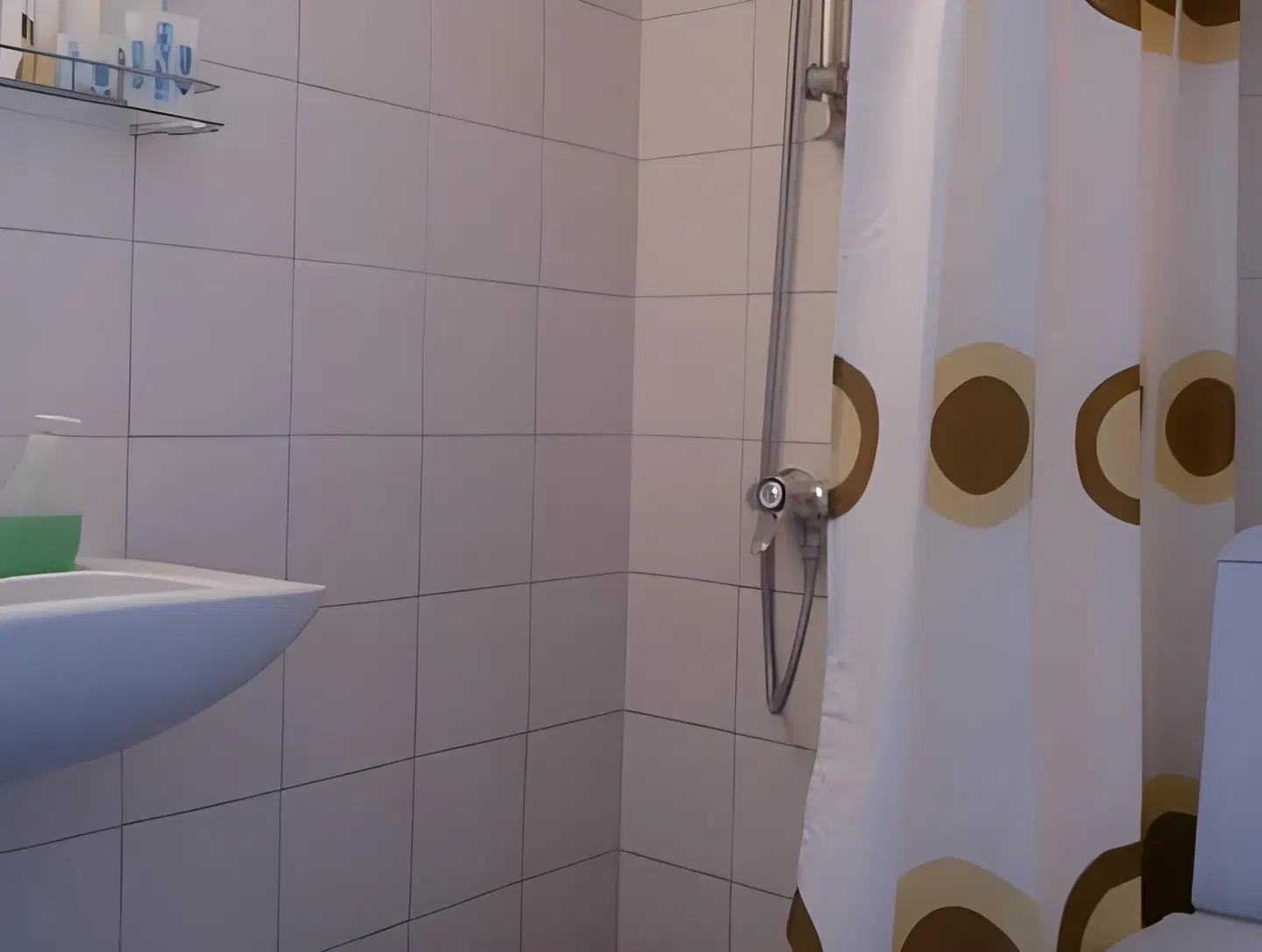 Leo Hotelli Badezimmer