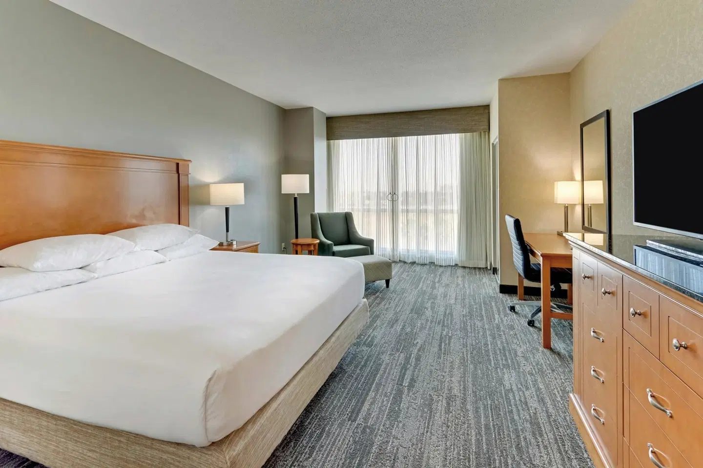 Drury Inn & Suites Orlando ROOM_EXAMPLE