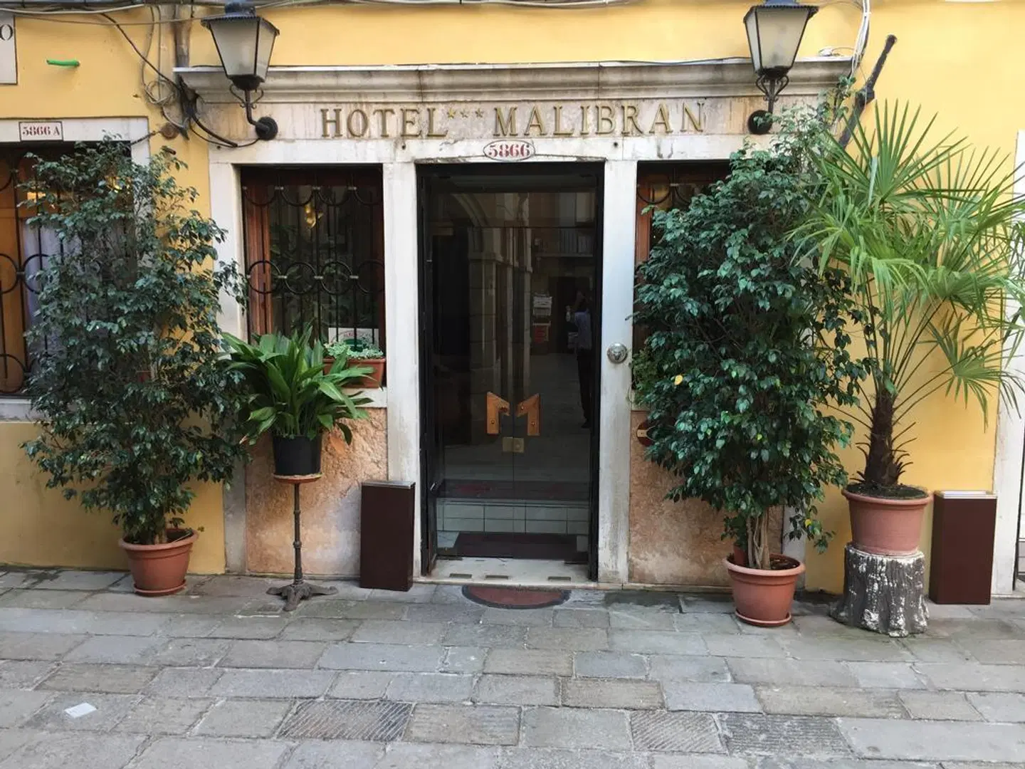 Hotel Malibran EXTERIOR