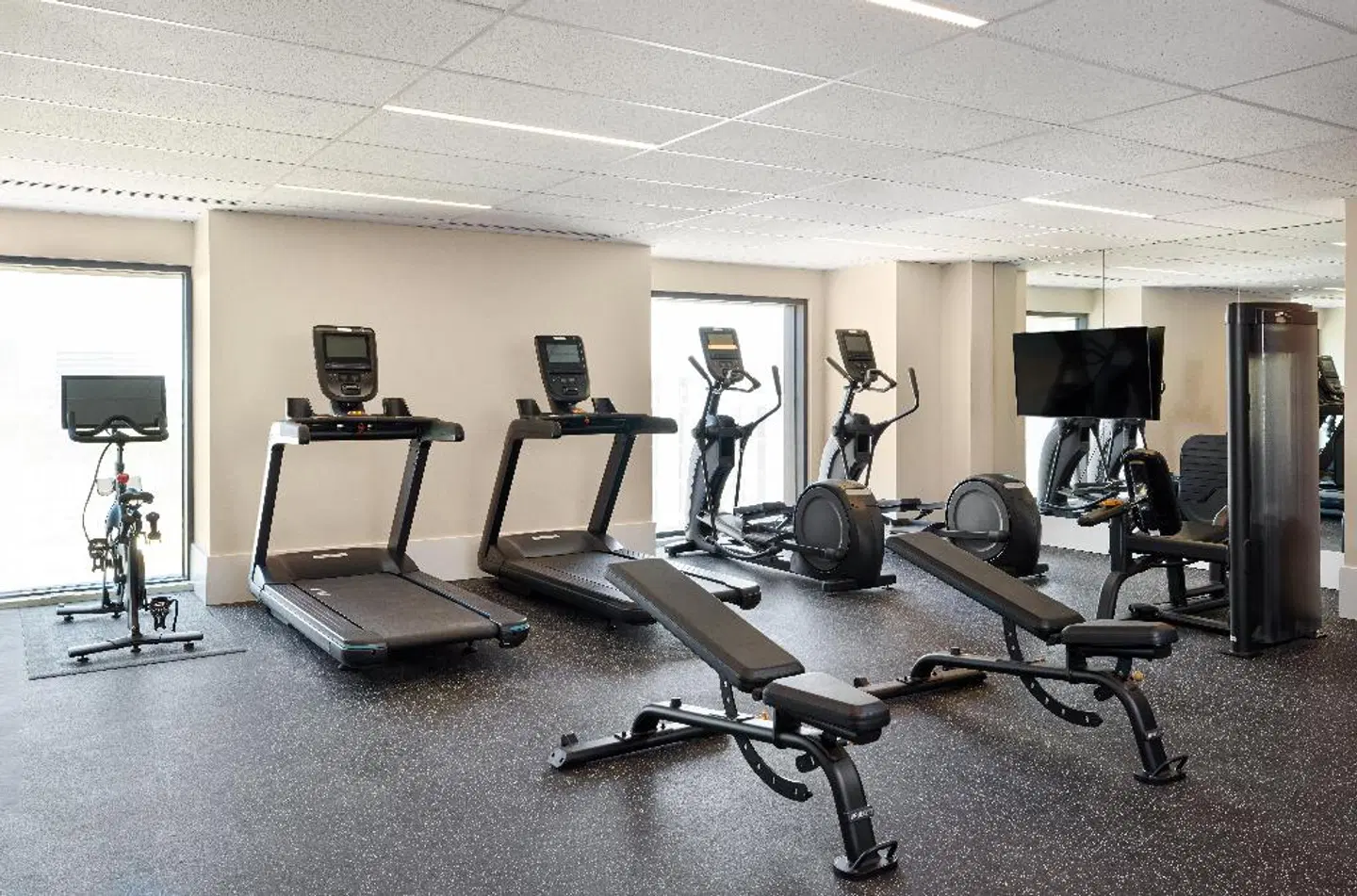 Kimpton Claret Hotel by IHG SPORTS_AND_LEISURE