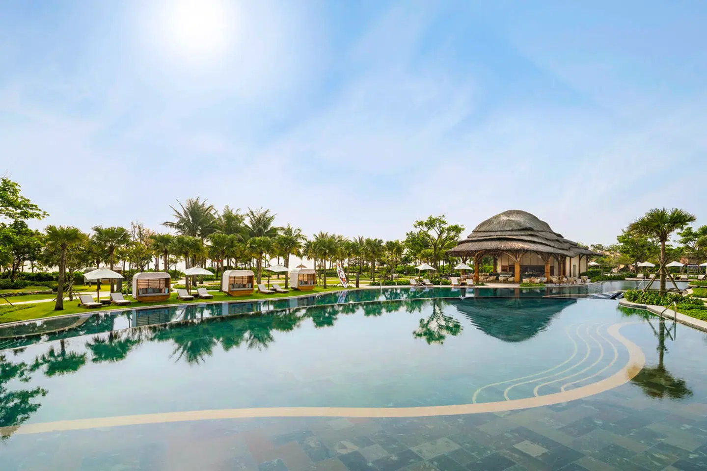 New World Hoiana Beach Resort OUTDOOR_POOL