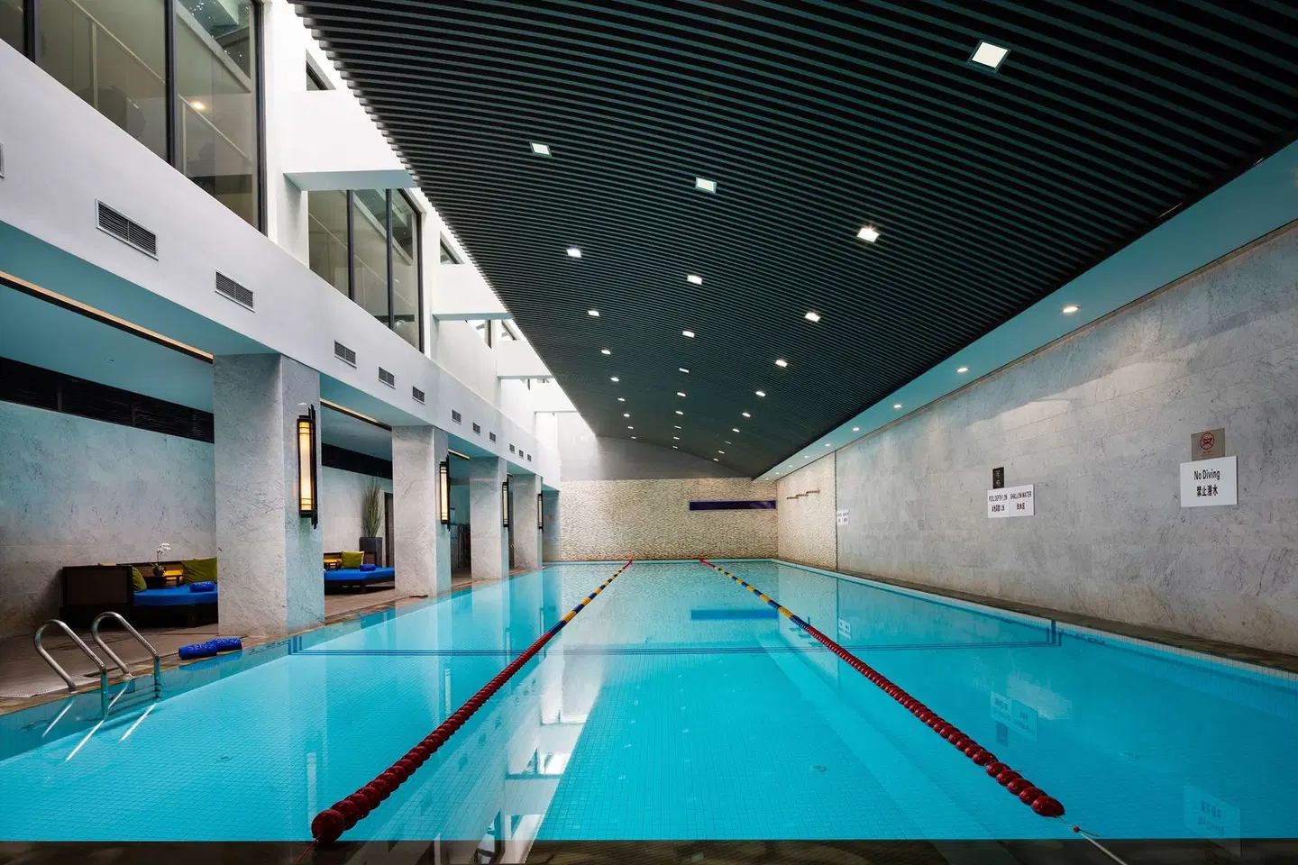 DoubleTree by Hilton Shanghai Hongqiao Hallenbad