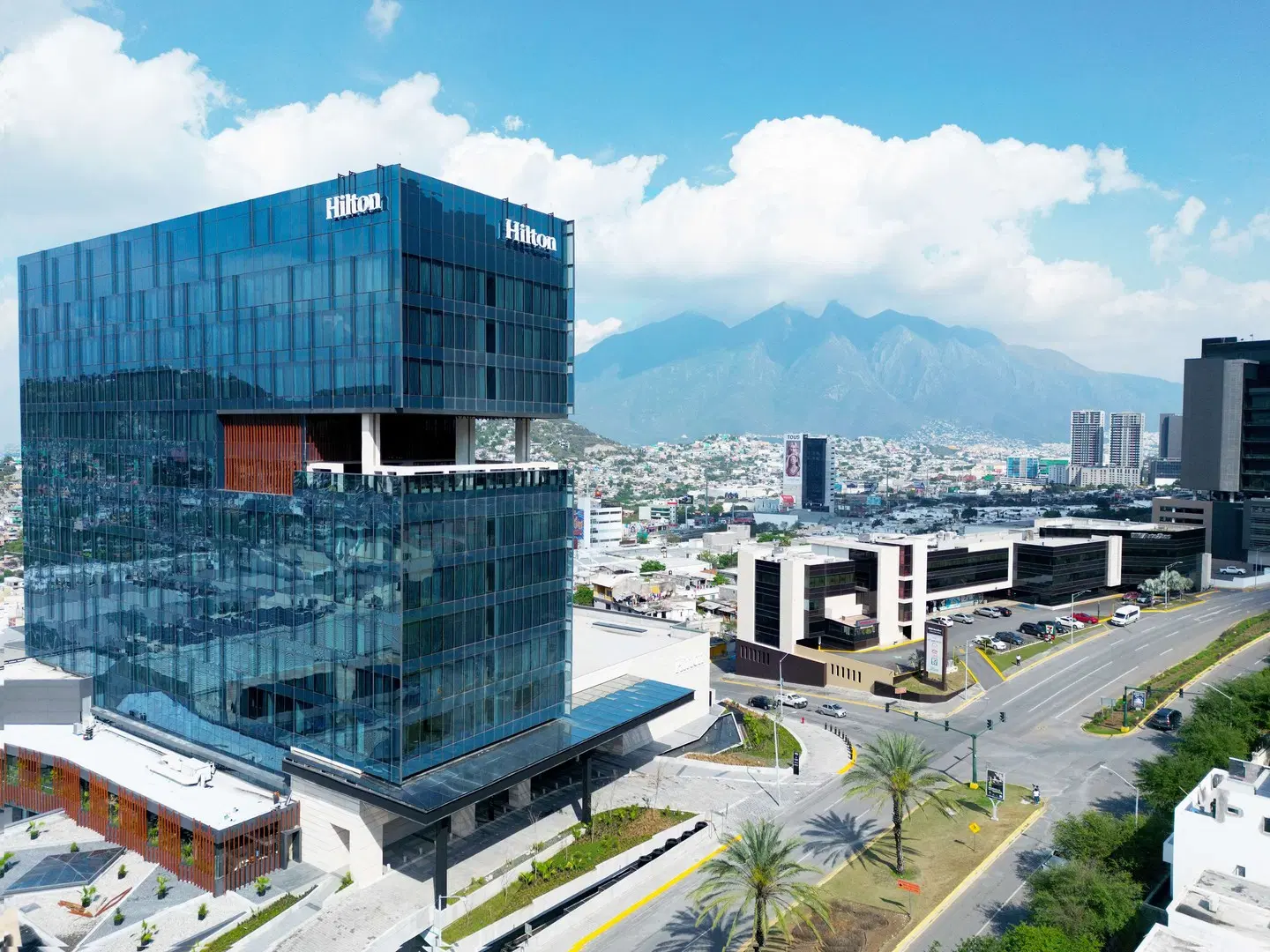 Hilton Monterrey EXTERIOR