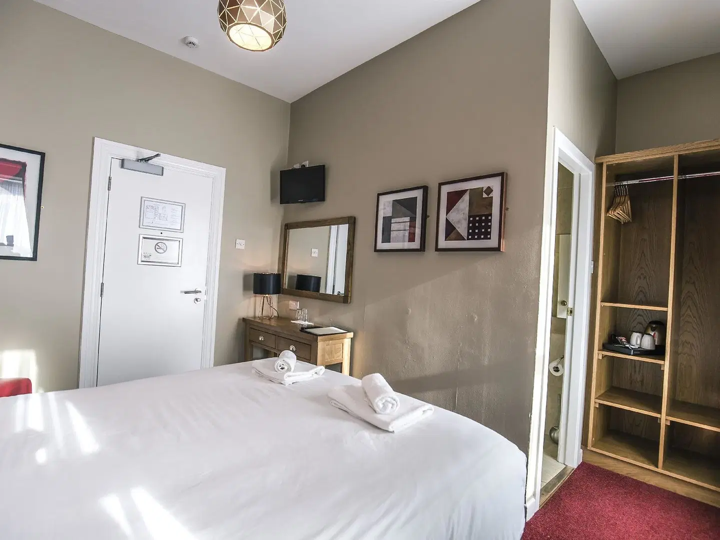 Mc Kevitts Village Hotel ROOM_EXAMPLE