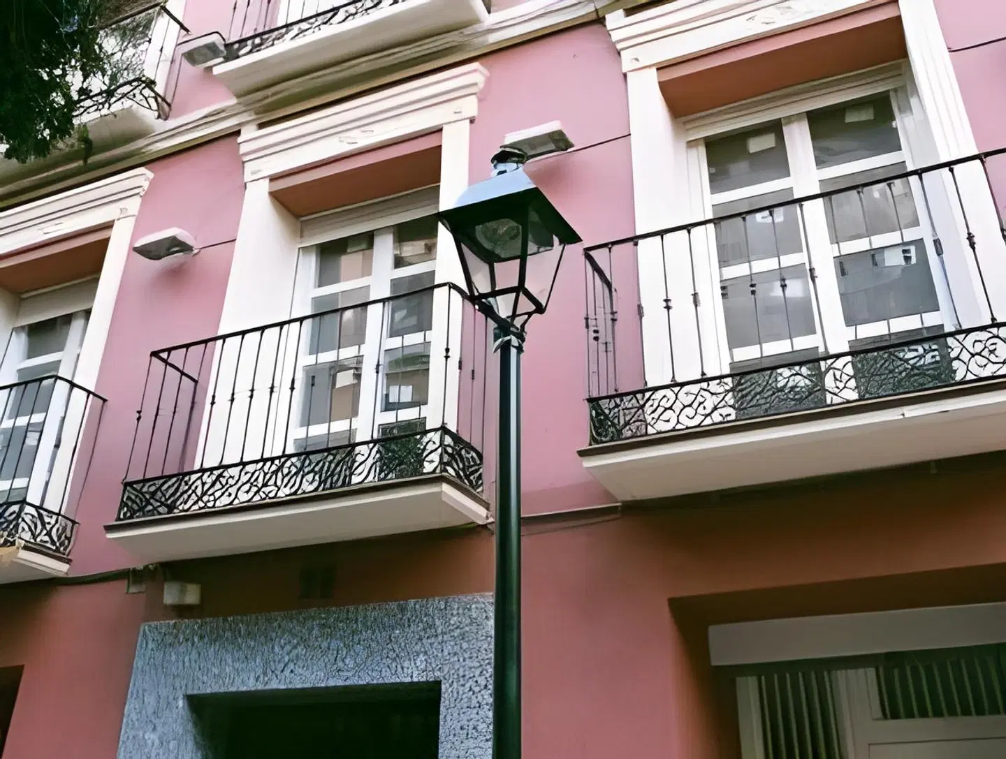 Apartamentos AuHabitat Zaragoza EXTERIOR