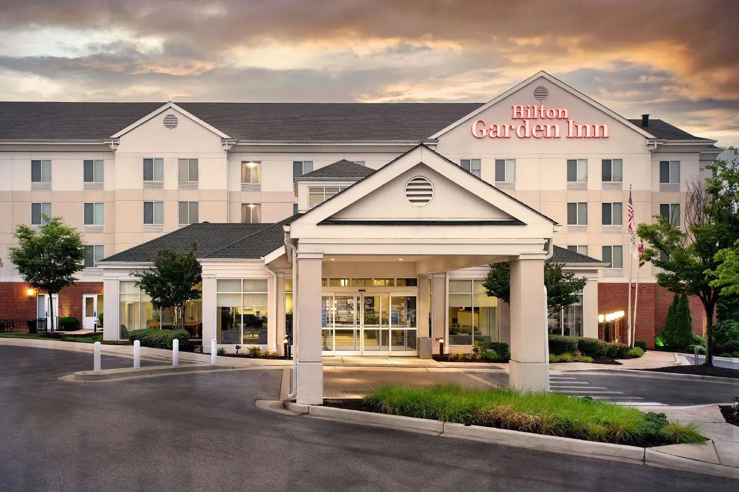 Hilton Garden Inn Silver Spring North EXTERIOR