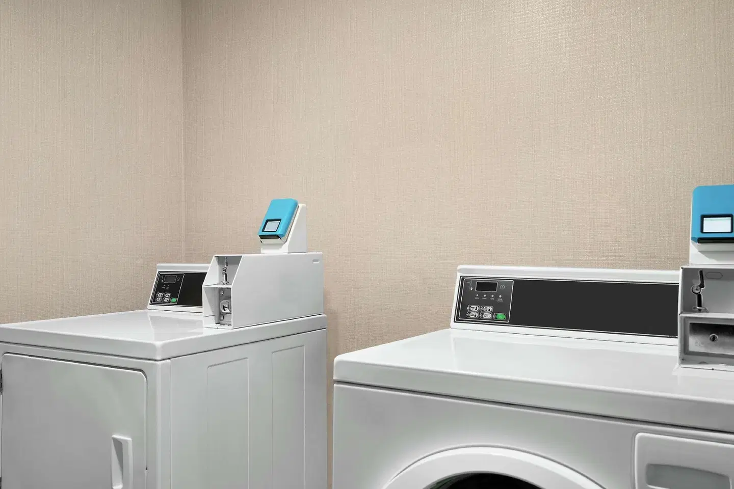 Hampton Inn & Suites Exeter ROOM_EXAMPLE