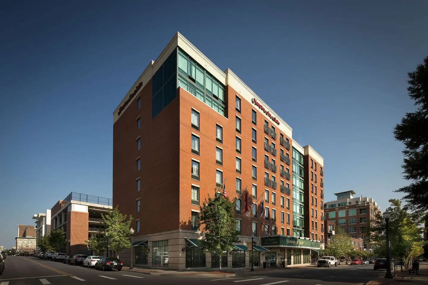Hampton Inn & Suites Little Rock-Downtown EXTERIOR
