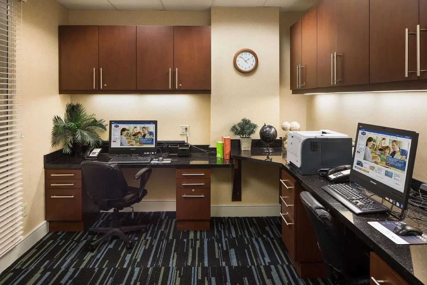 Hampton Inn & Suites Little Rock-Downtown Bar
