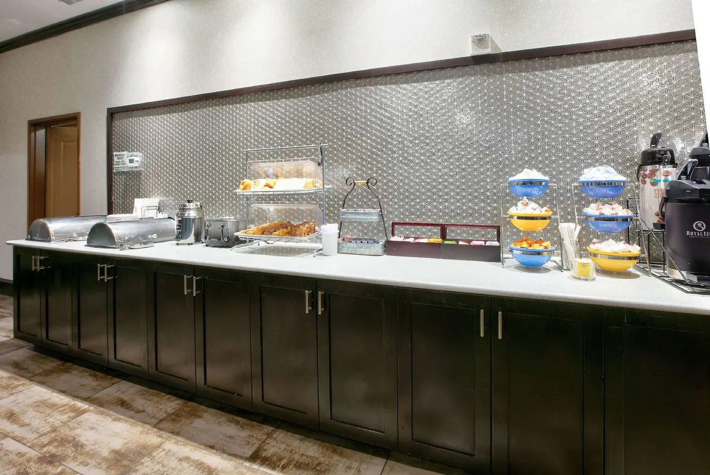 La Quinta Inn & Suites by Wyndham Dallas Grand Prairie South Restaurant