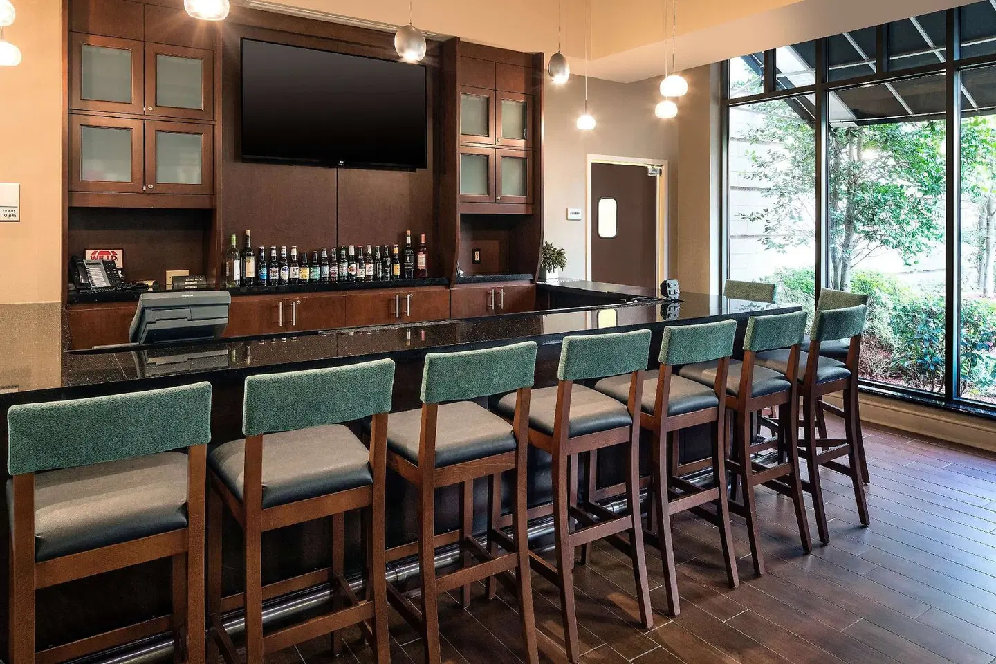 Hampton Inn & Suites Little Rock-Downtown Bar