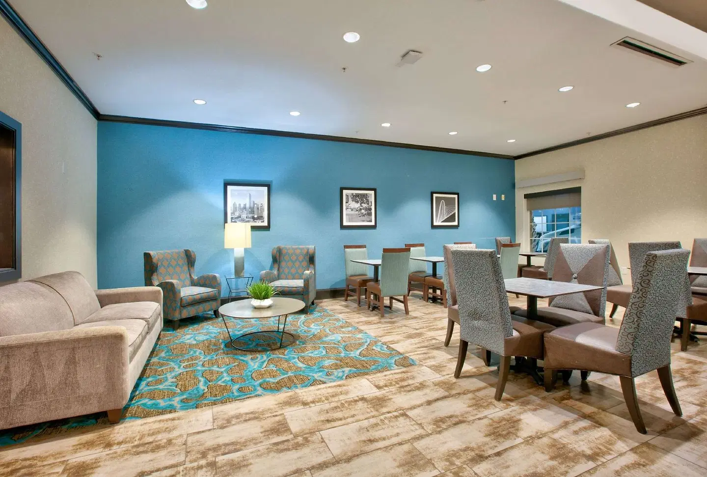 La Quinta Inn & Suites by Wyndham Dallas Grand Prairie South LOUNGE_LOBBY