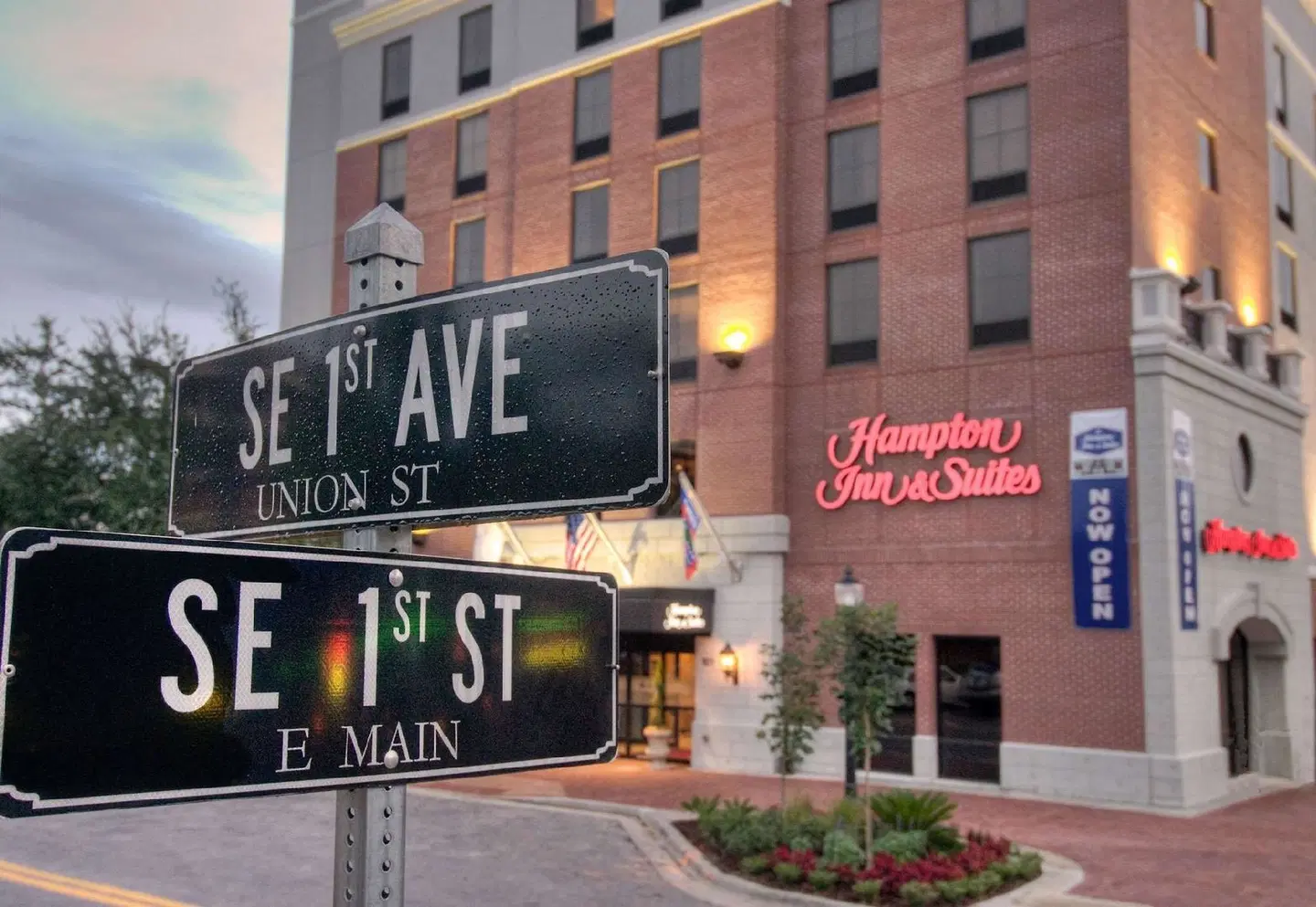 Hampton Inn Suites - Gainesville Downtown EXTERIOR