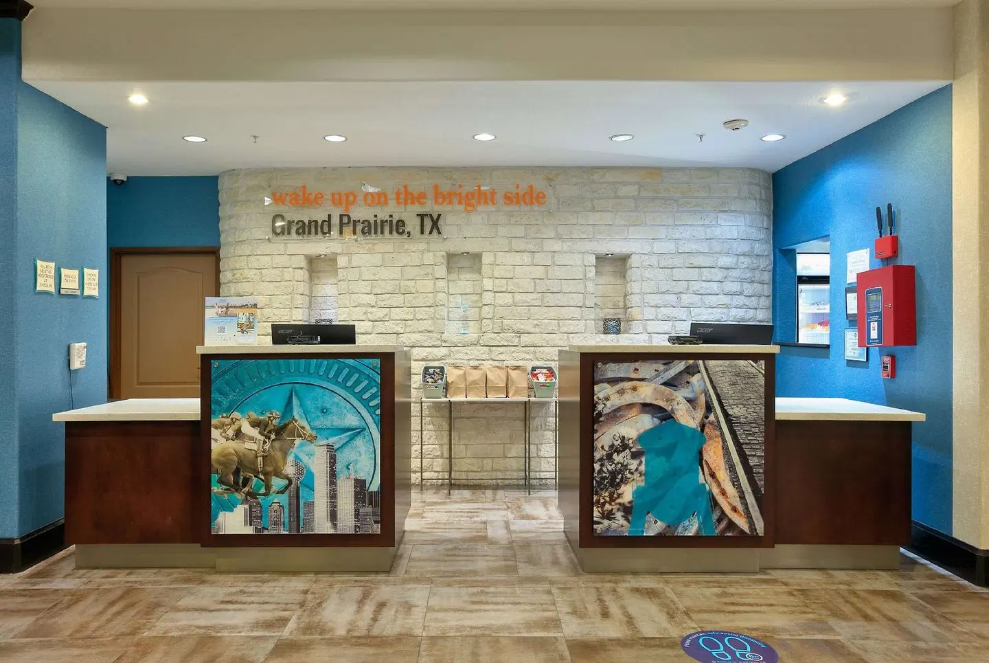 La Quinta Inn & Suites by Wyndham Dallas Grand Prairie South LOUNGE_LOBBY