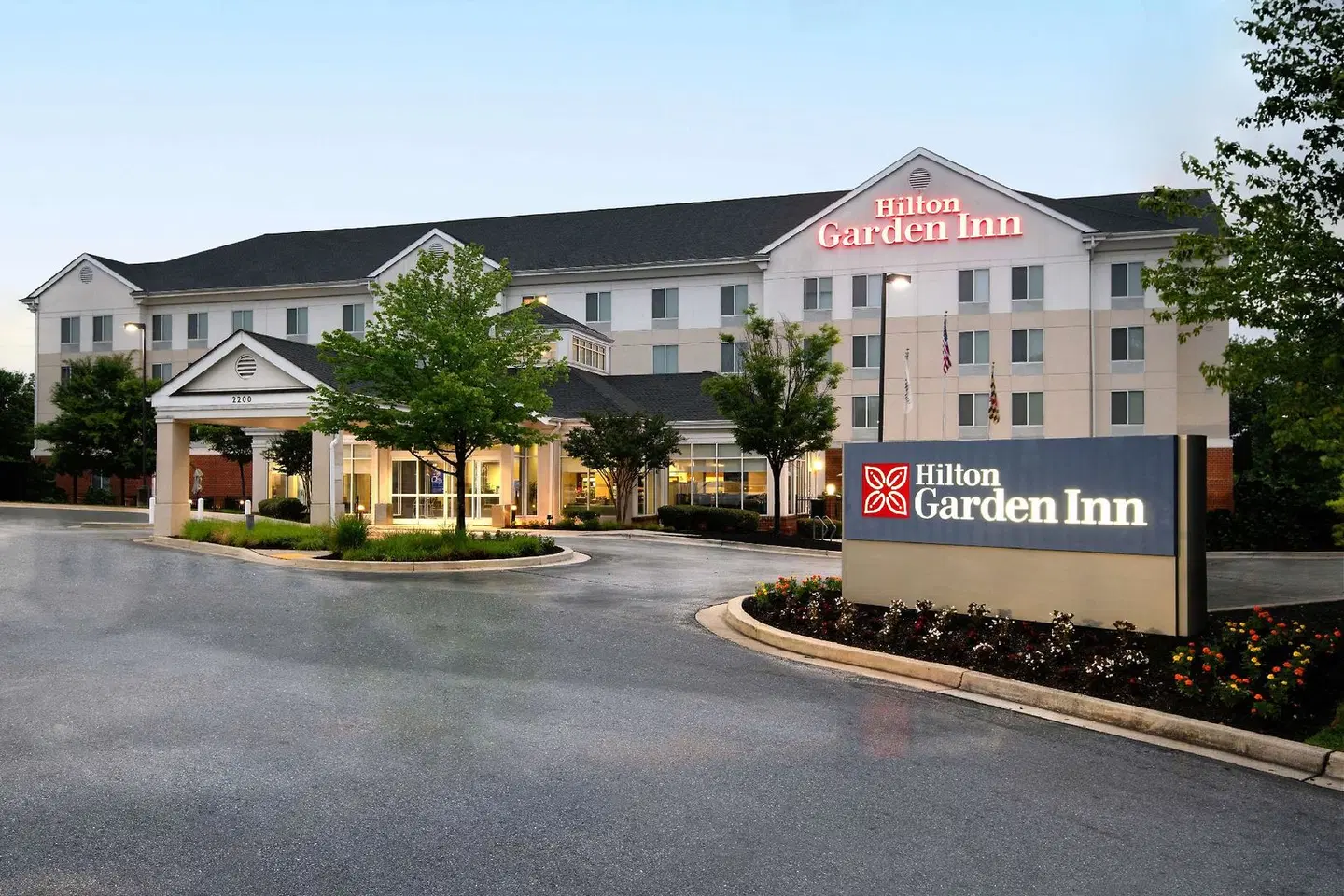 Hilton Garden Inn Silver Spring North EXTERIOR