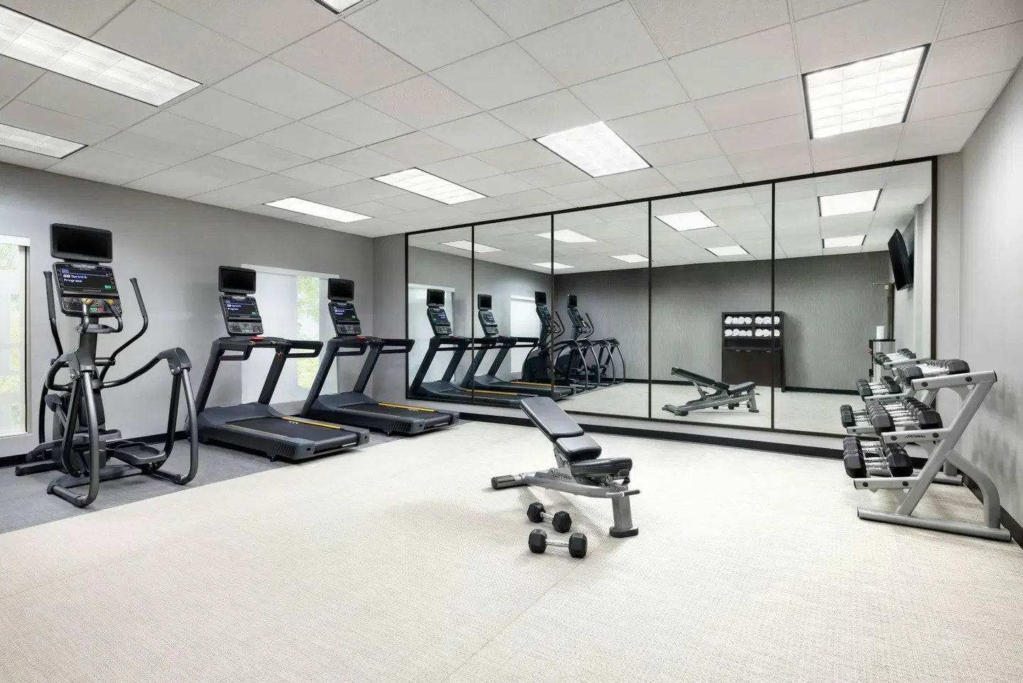 Courtyard by Marriott Concord SPORTS_AND_LEISURE