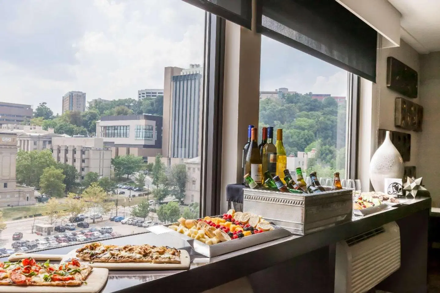 Wyndham Pittsburgh University Center Restaurant