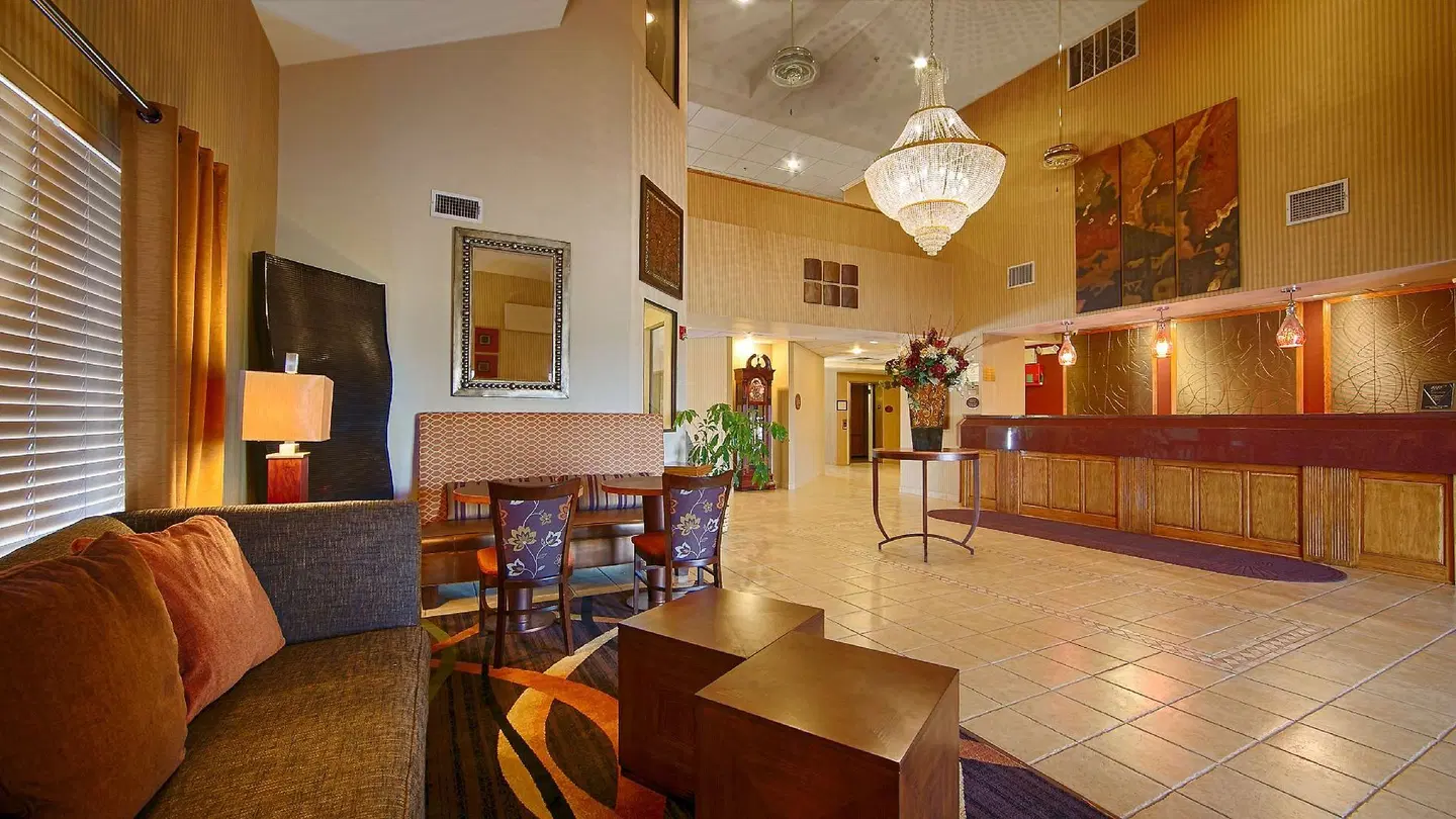 Best Western Plus Woodland Hills Hotel & Suites LOUNGE_LOBBY