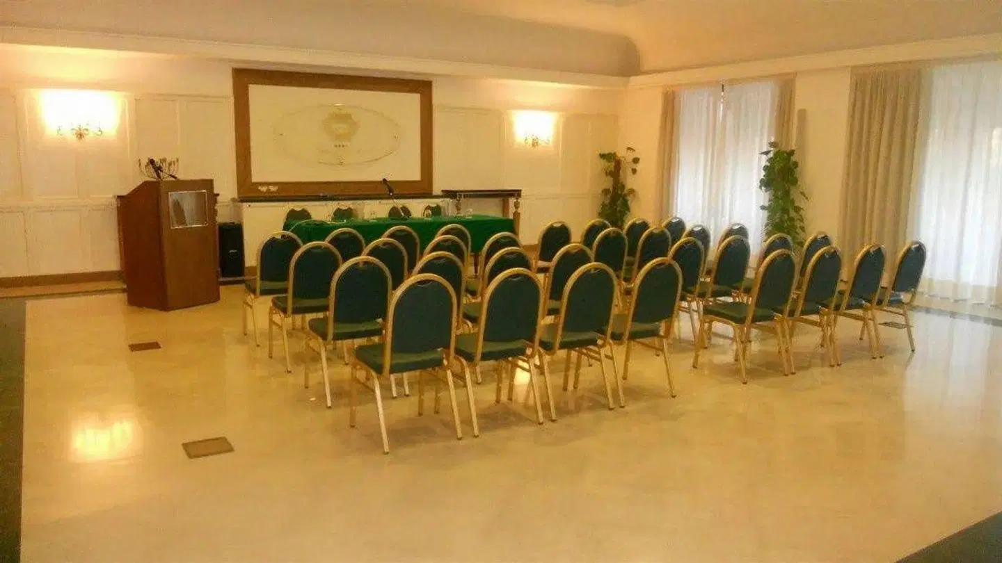 Ambassador Palace Hotel Konferenz