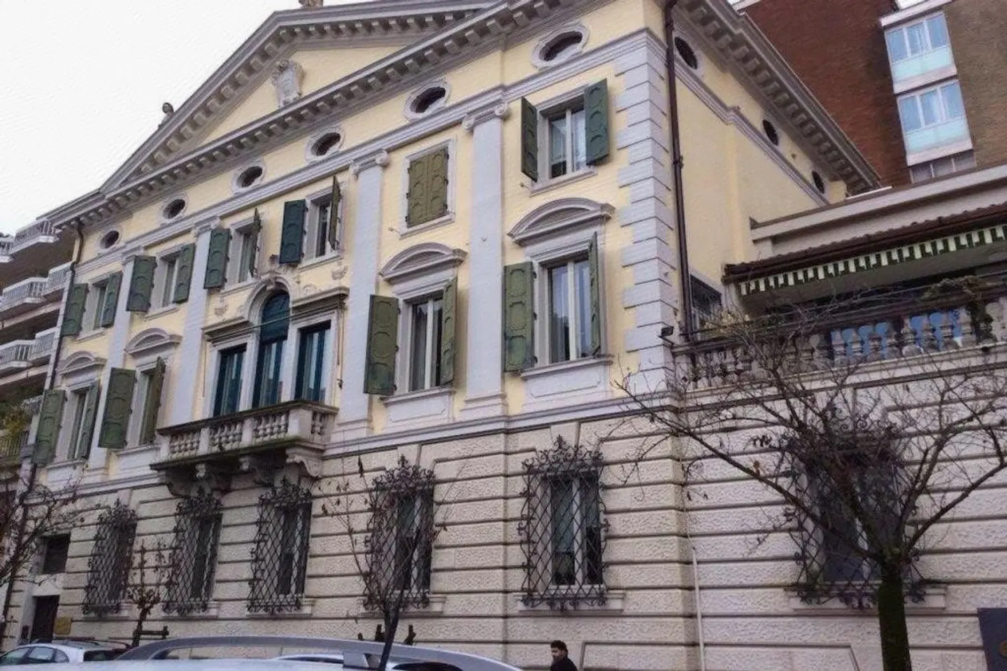 Ambassador Palace Hotel EXTERIOR