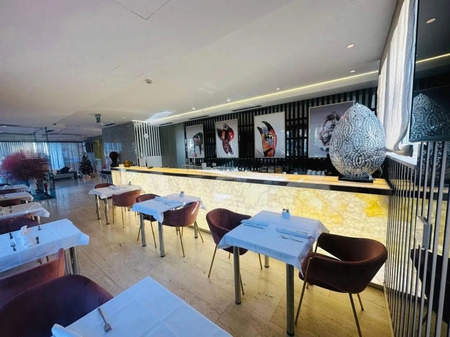 Hotel 9 Bar