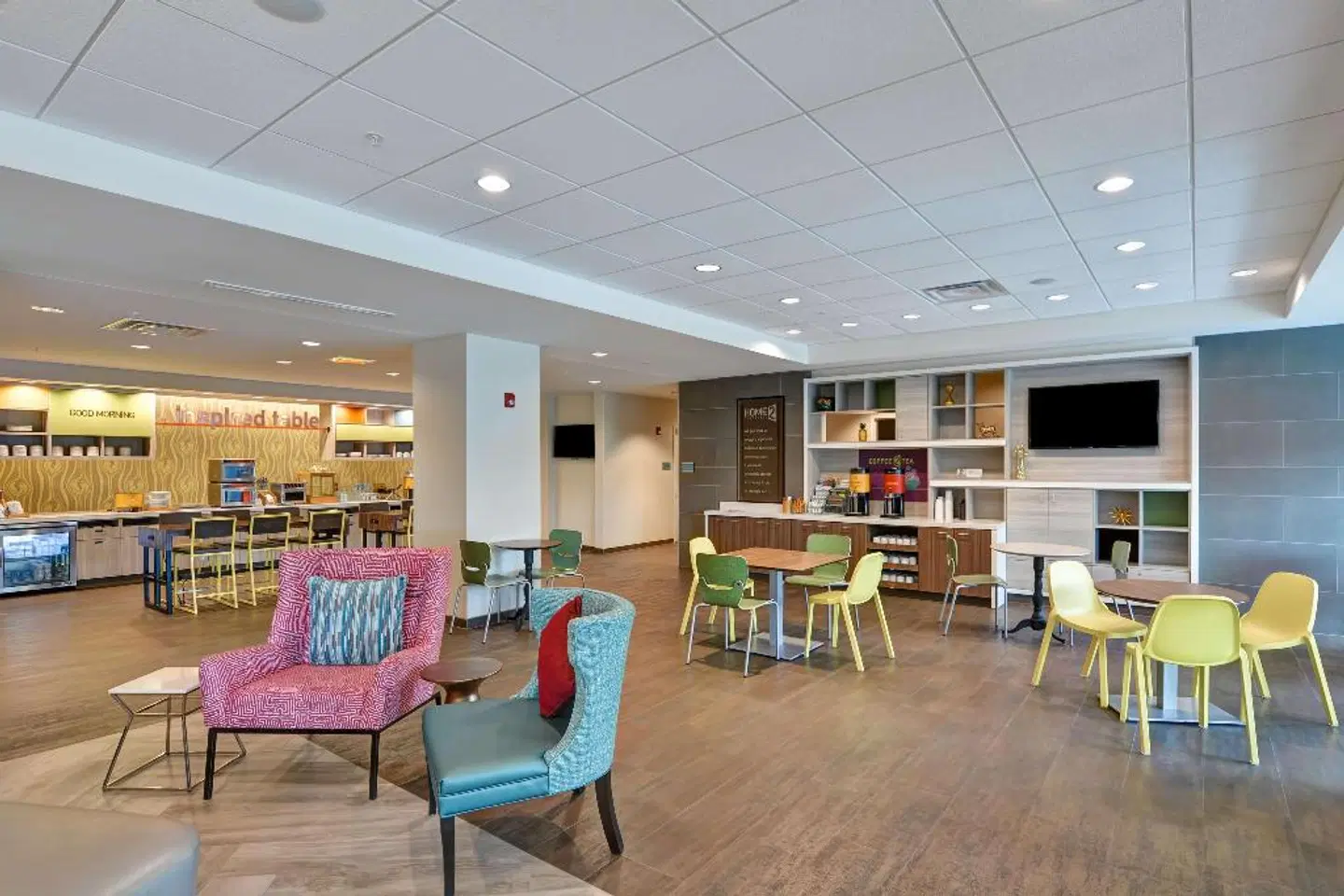 Home2 Suites By Hilton Tampa USF Near Busch Gardens Bar
