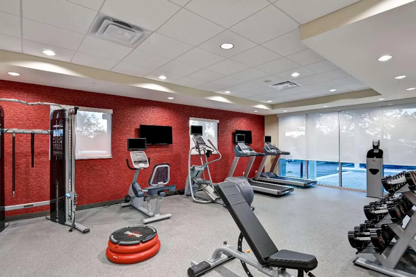 Home2 Suites By Hilton Tampa USF Near Busch Gardens SPORTS_AND_LEISURE