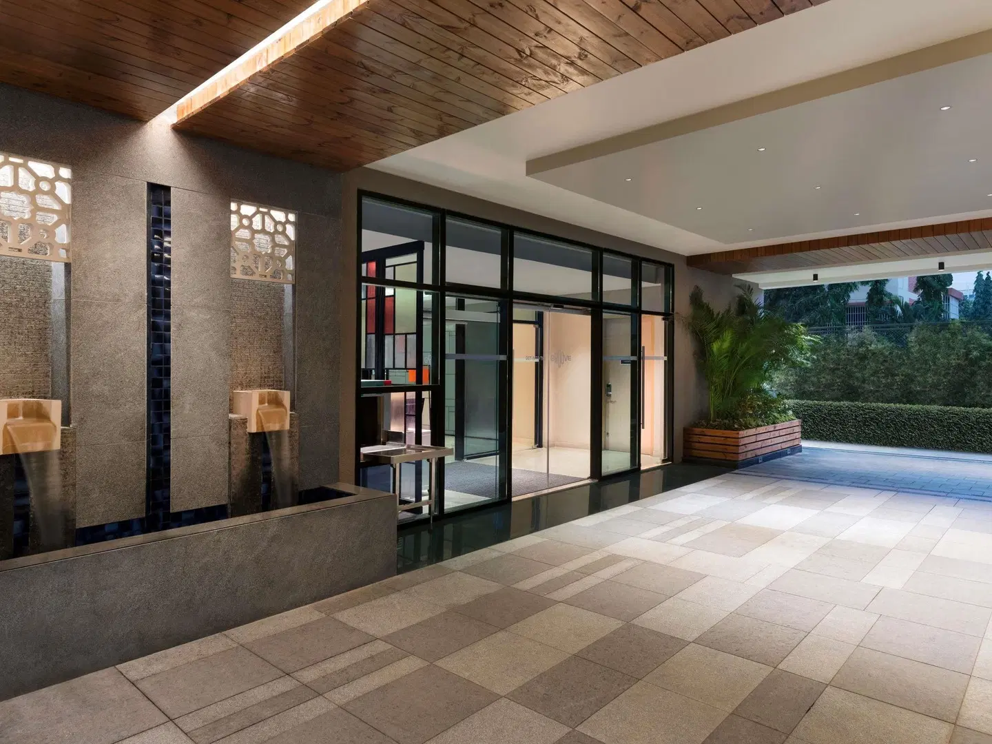 ibis Mumbai BKC EXTERIOR