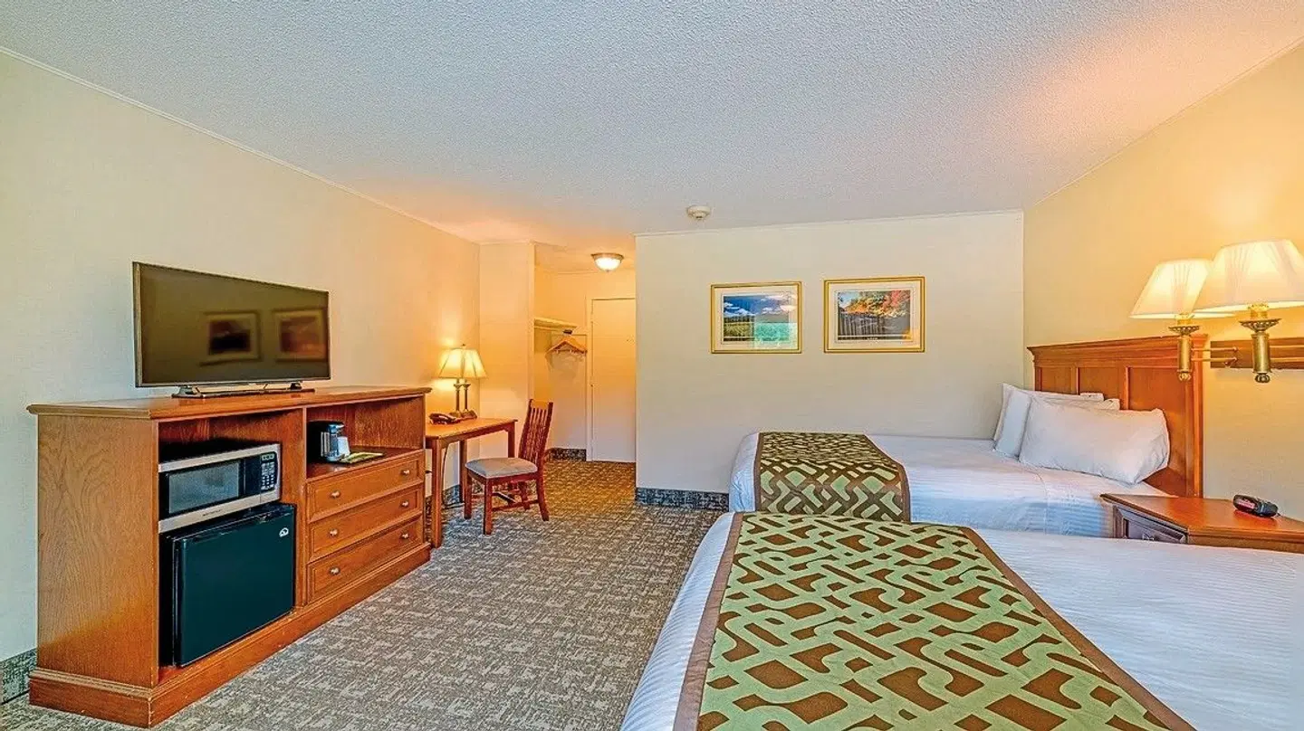 Town and Country Inn & Resort ROOM_EXAMPLE