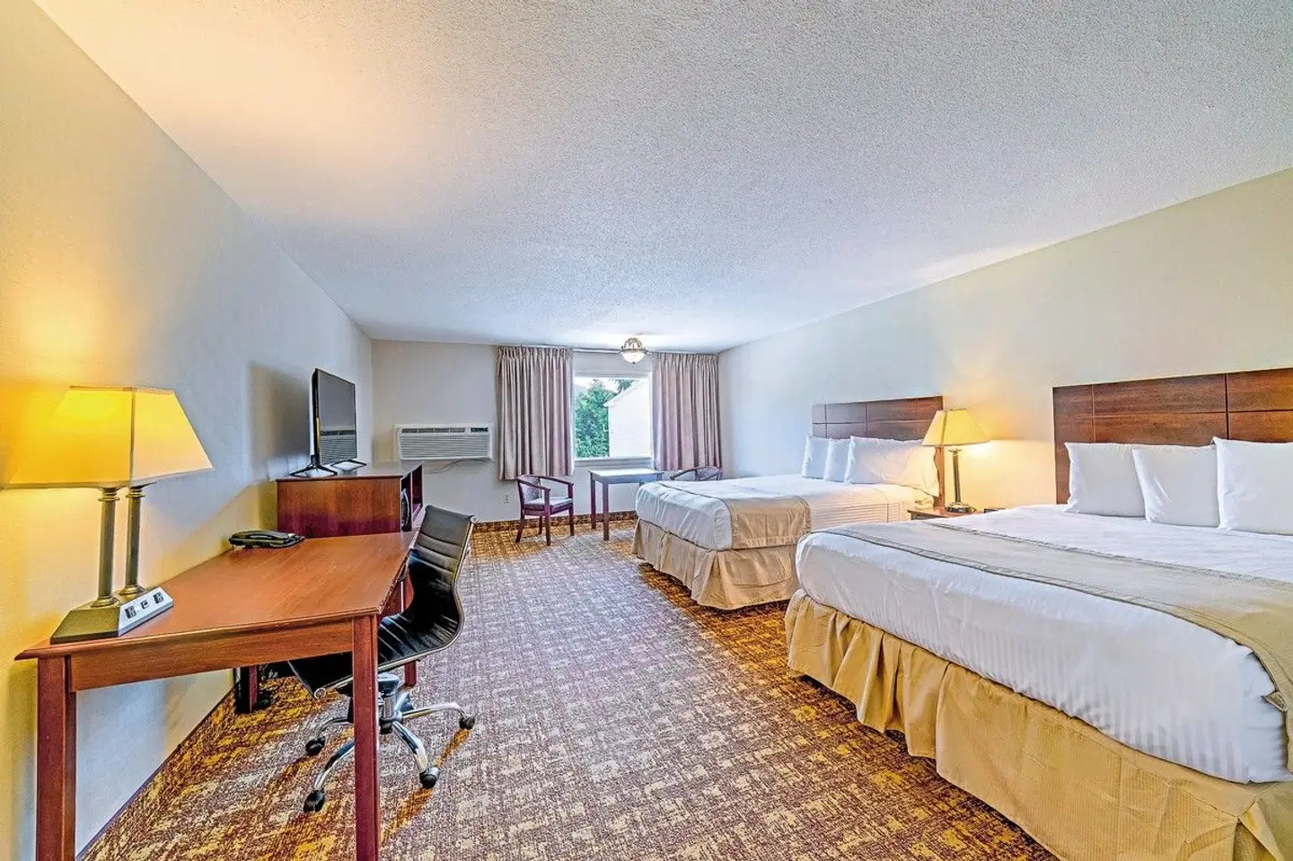 Town and Country Inn & Resort ROOM_EXAMPLE