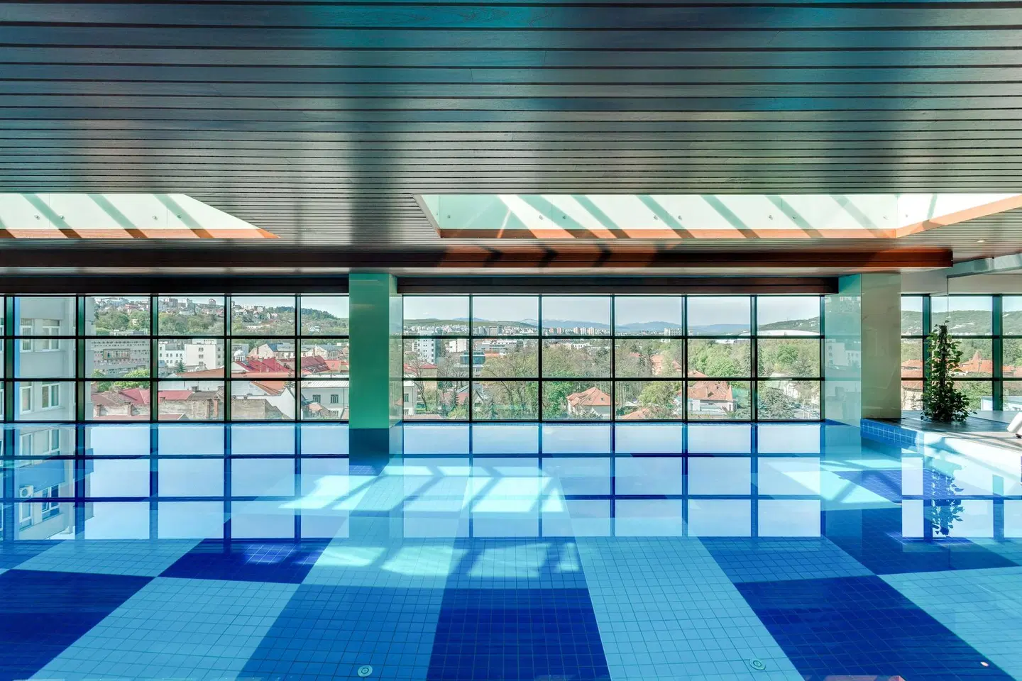 DoubleTree by Hilton Hotel Cluj - City Plaza Hallenbad