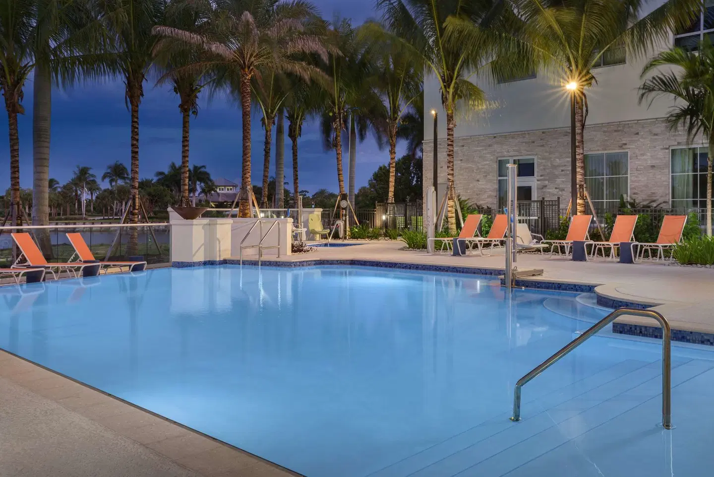 Hampton Inn & Suites Naples South OUTDOOR_POOL