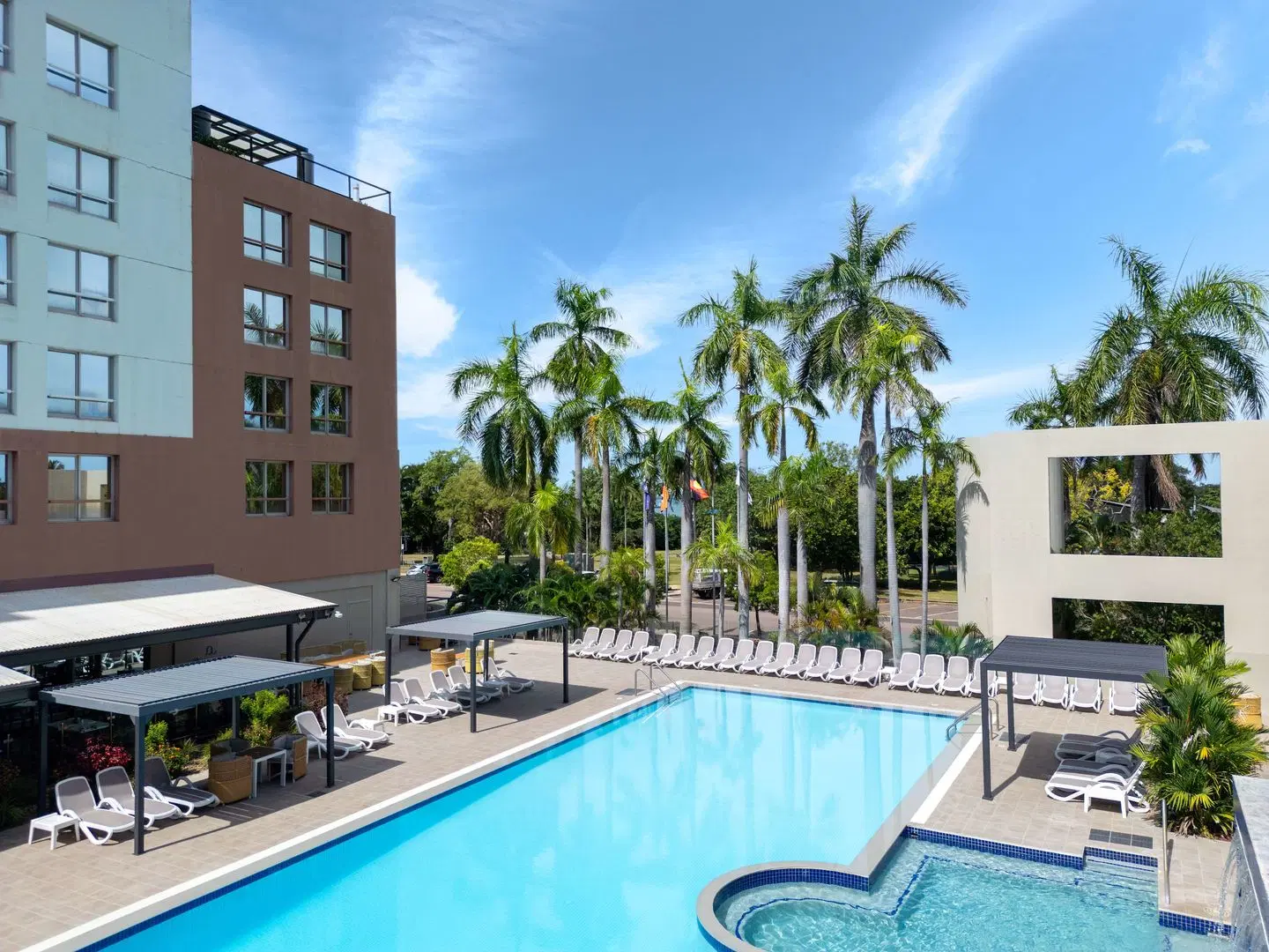 DoubleTree by Hilton Hotel Esplanade Darwin OUTDOOR_POOL
