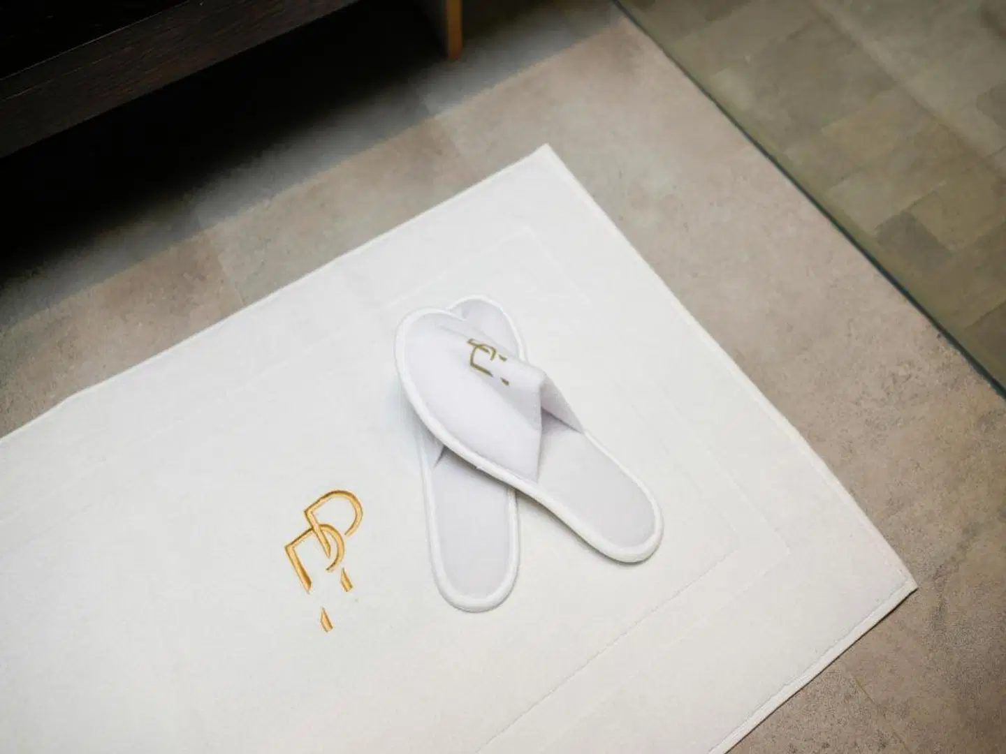 Petit Palace Suites Hotel Badezimmer
