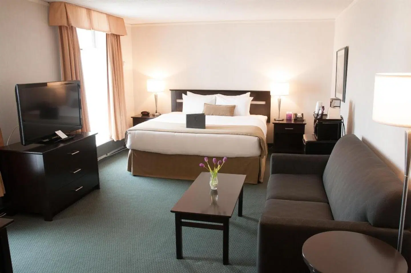Coast High Country Inn ROOM_EXAMPLE