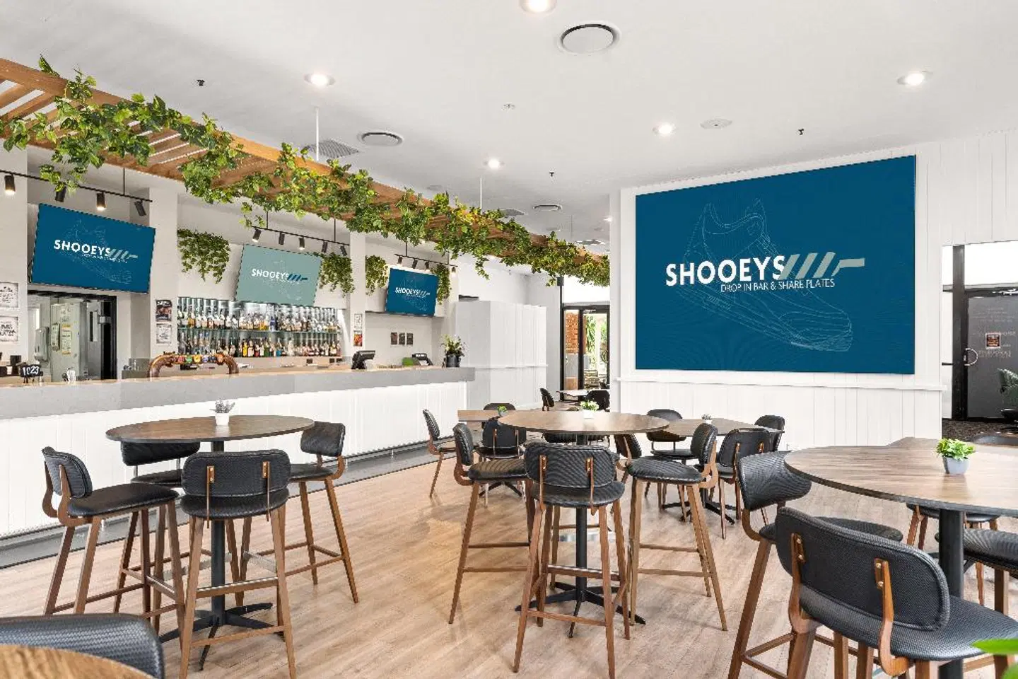 Crowne Plaza Surfers Paradise by IHG Bar