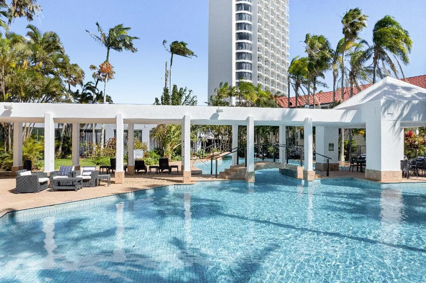 Crowne Plaza Surfers Paradise by IHG OUTDOOR_POOL
