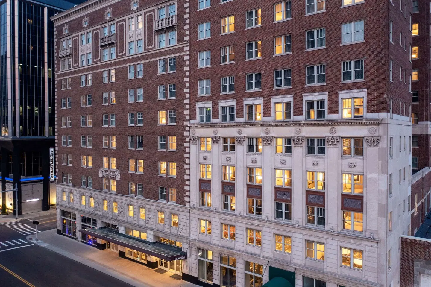 DoubleTree Suites by Hilton Detroit Downtown - Fort Shelby EXTERIOR