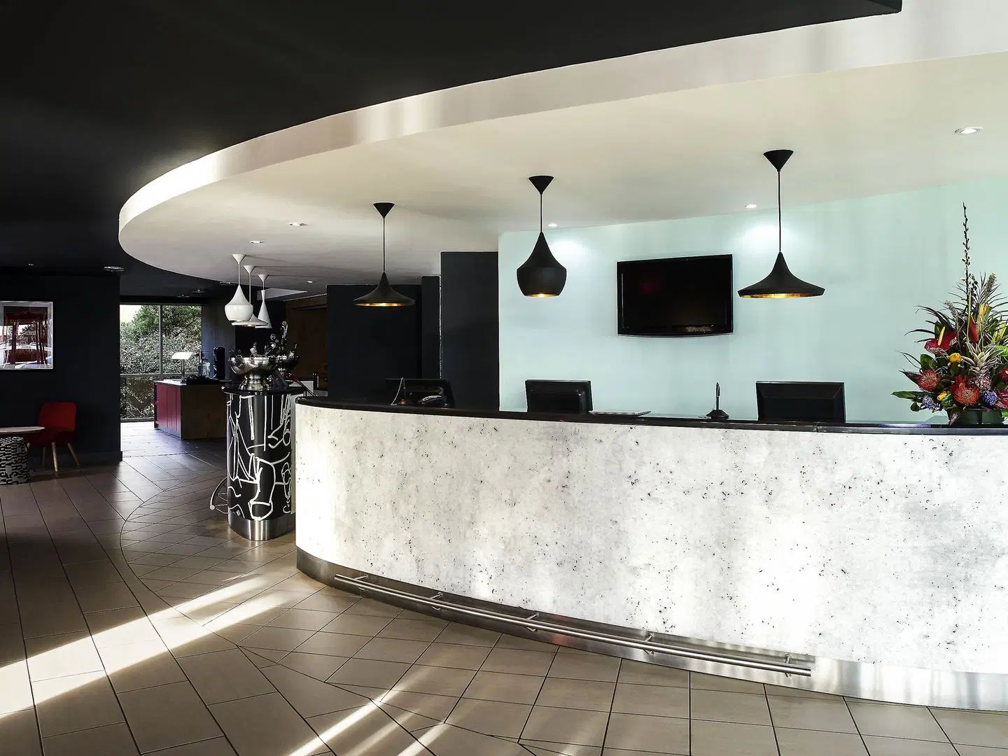 ibis Swansea LOUNGE_LOBBY