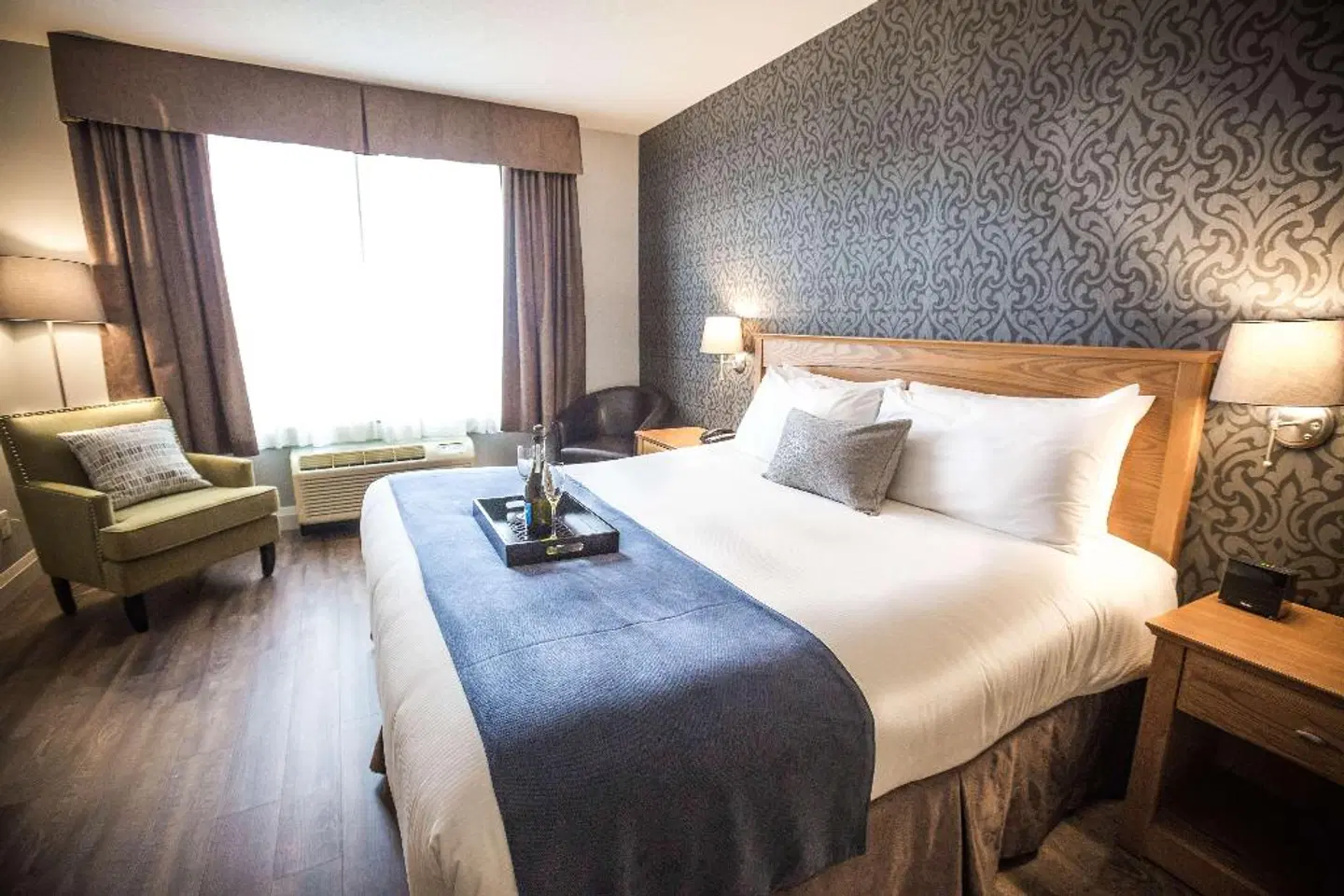 Cambridge Hotel and Conference Centre ROOM_EXAMPLE