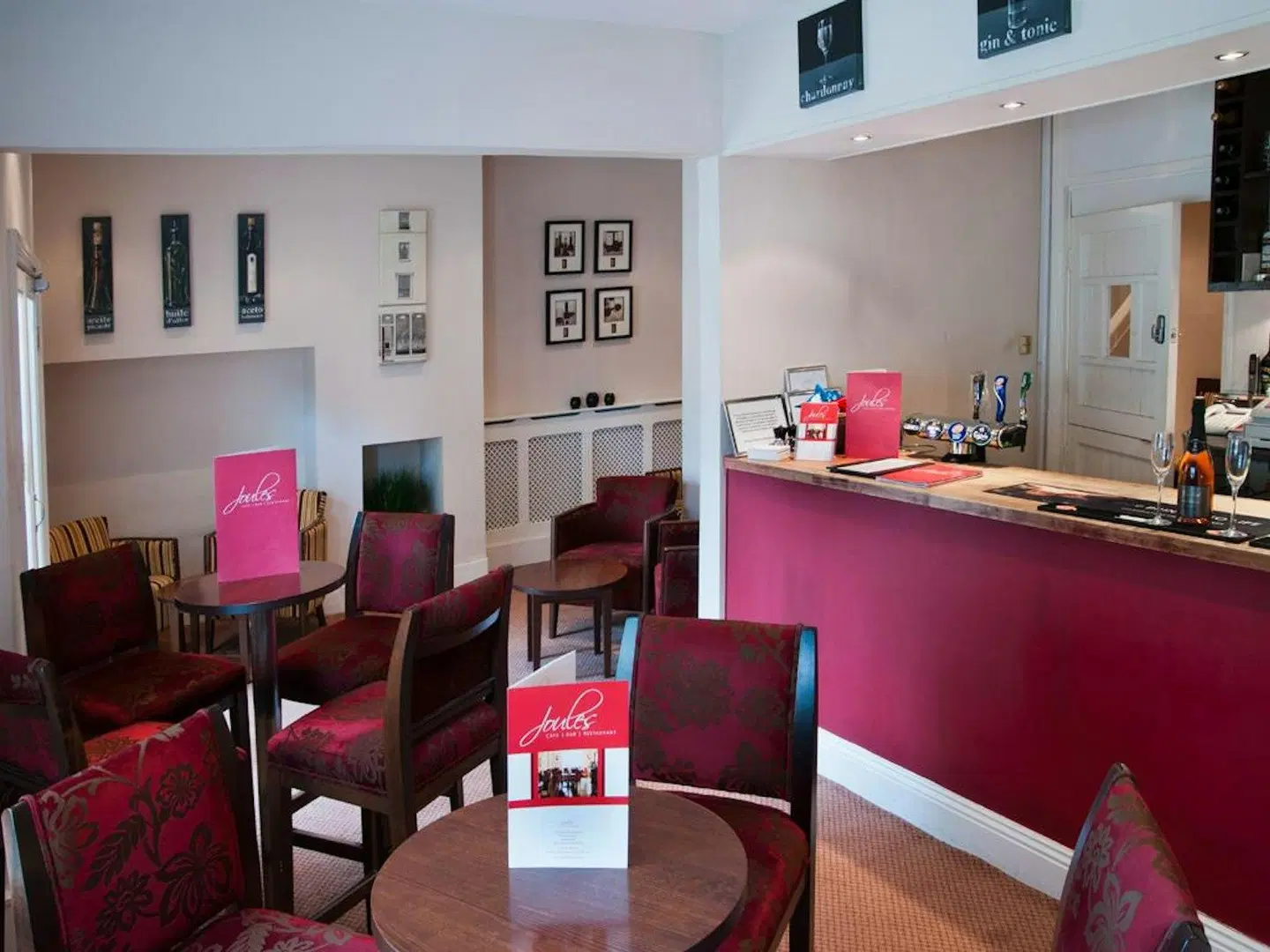 Clarence Court Bar