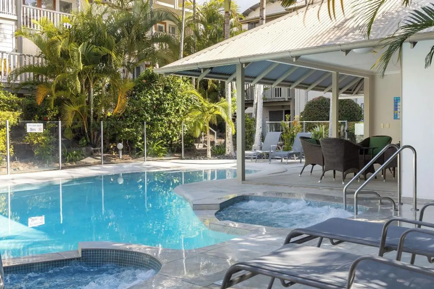 Noosa Outrigger Beach Resort OUTDOOR_POOL