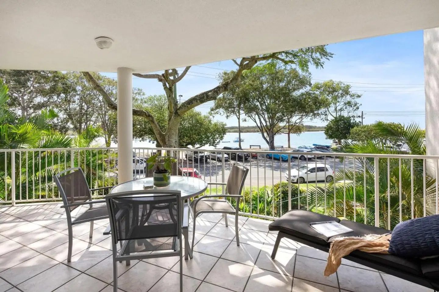 Noosa Outrigger Beach Resort Terrasse