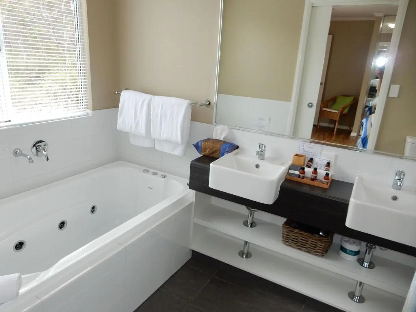 Cape Howe Cottages Badezimmer