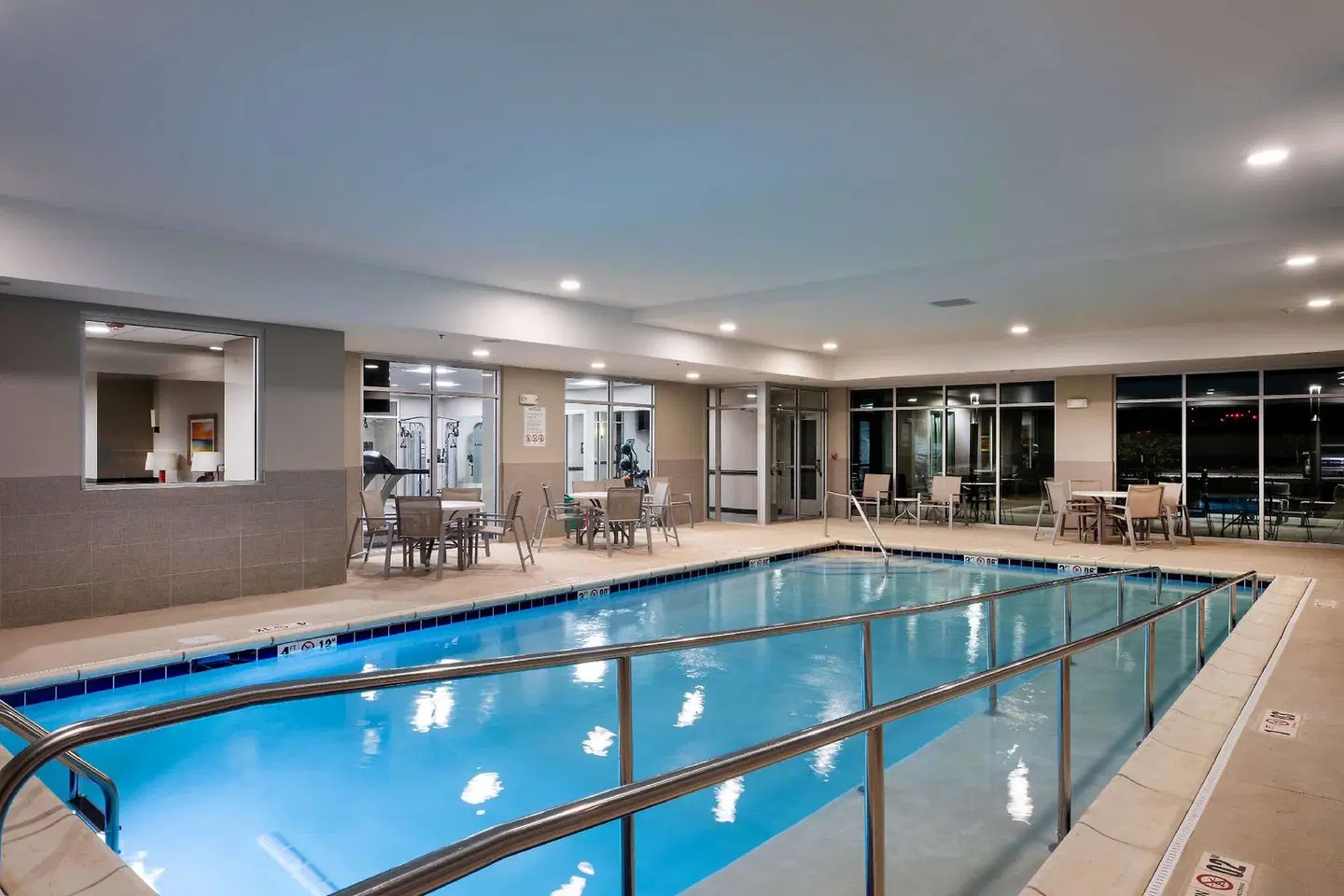 StoneHill Lawrence, Trademark Collection by Wyndham Hallenbad