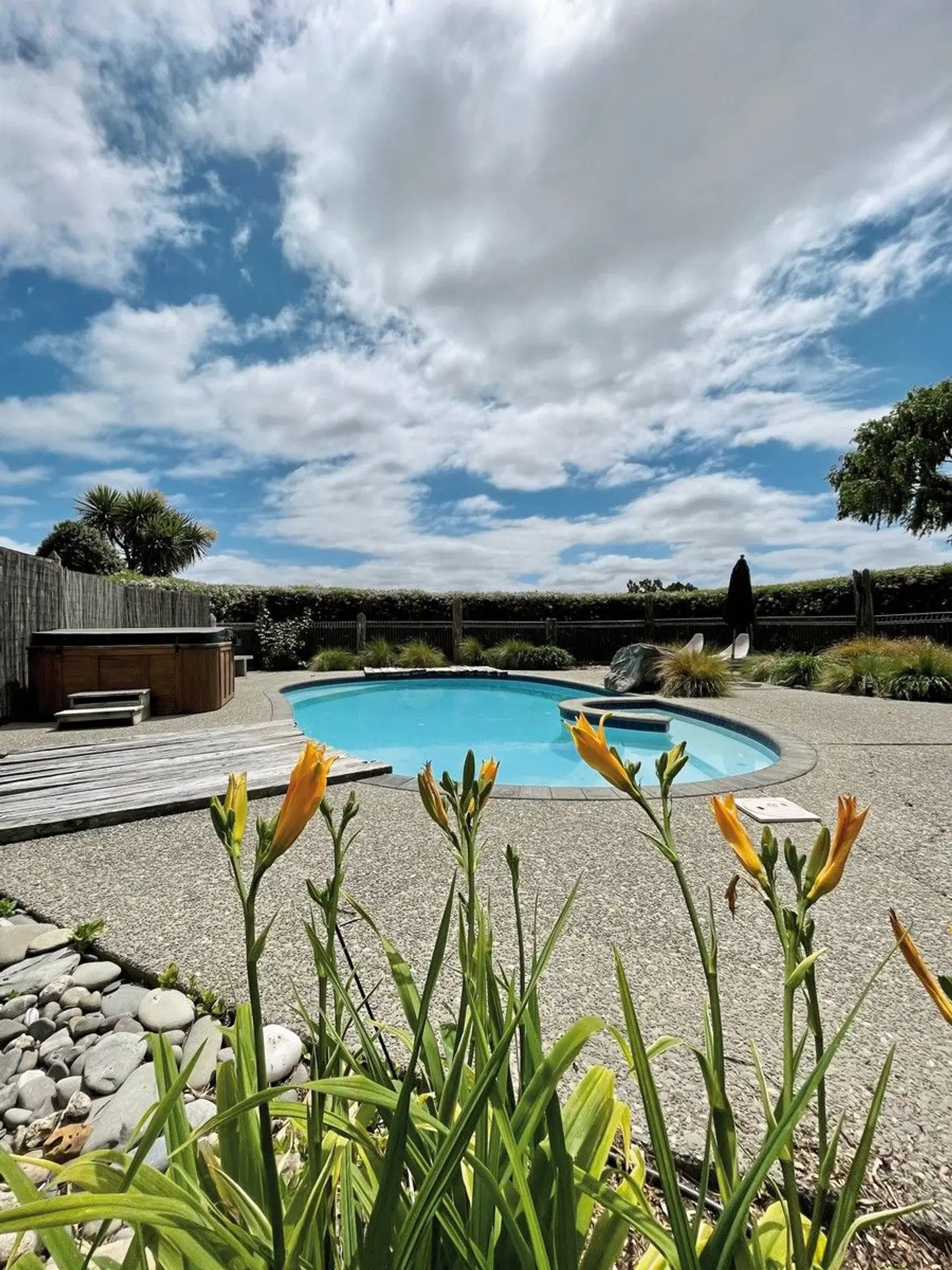 St Leonard's Vineyard Cottages OUTDOOR_POOL