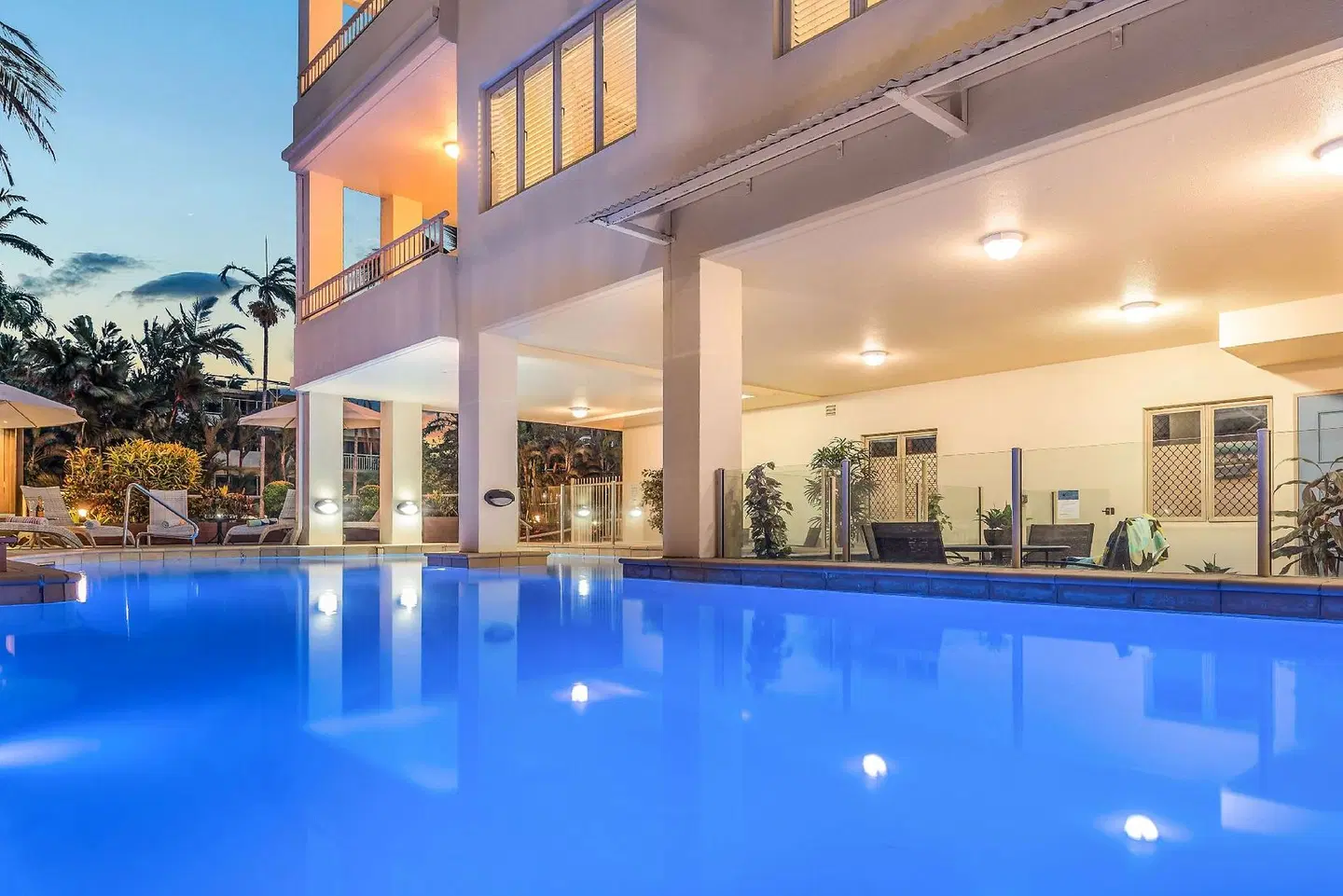 Reflections of Port Douglas Hallenbad