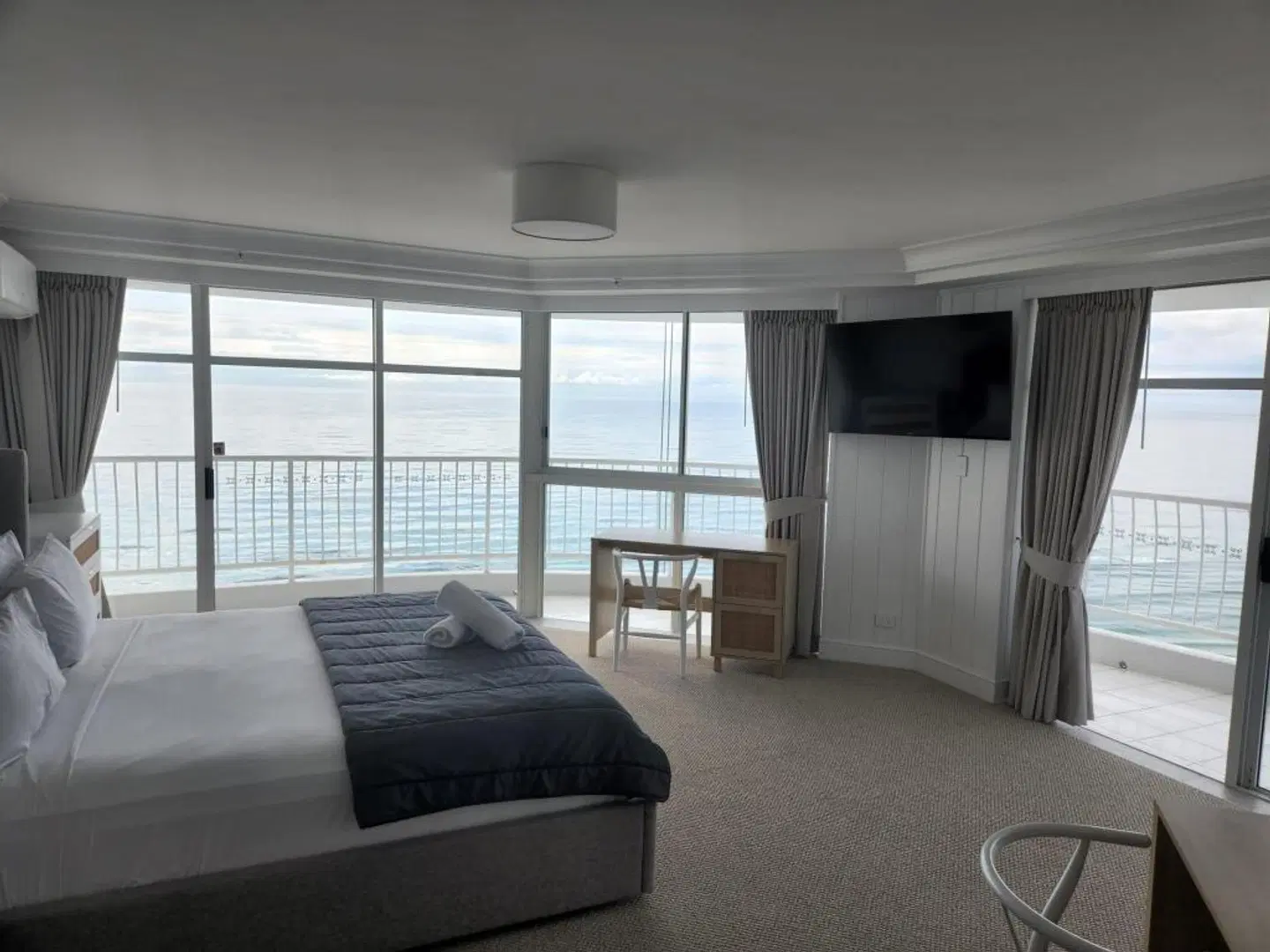 Burleigh Surf Apartments ROOM_EXAMPLE